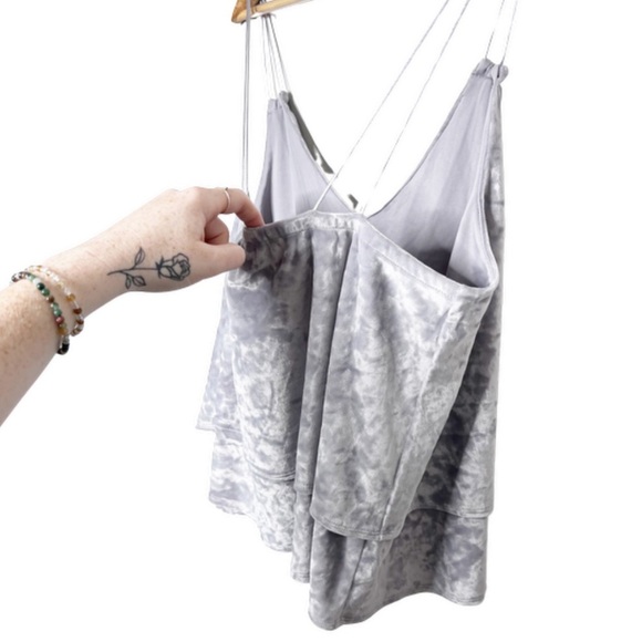 New with tag Express Women’s Velvet Grey Silver Ruffle Spaghetti Strap Crop Top - Picture 10 of 16